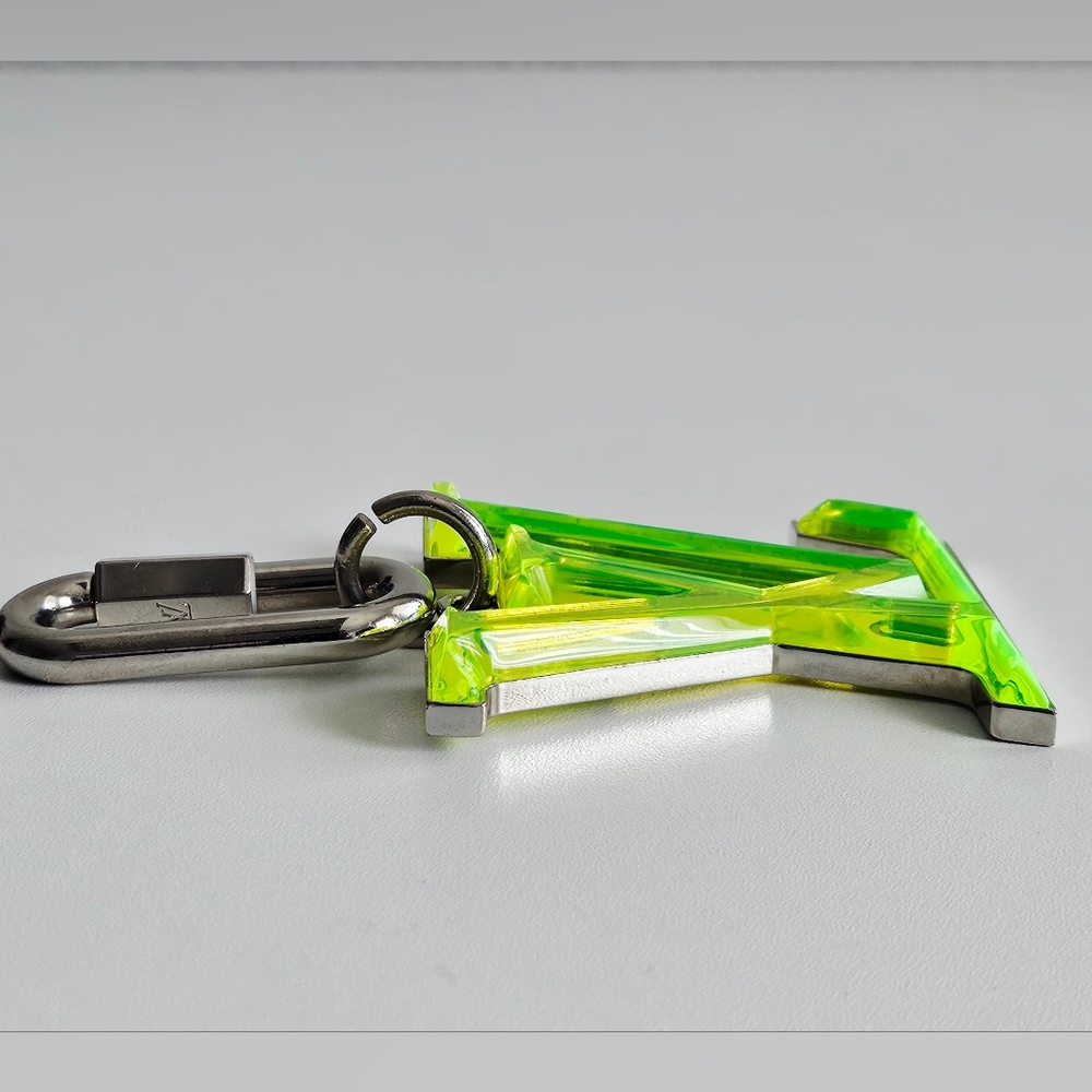 Louis Vuitton Neon Green Oversized LV Prism Bag Charm/Key Holder - Picture 3 of 10